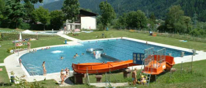 Das Freibad Flattach ist nur wenige Meter von unseren Ferienwohnungen entfernt.